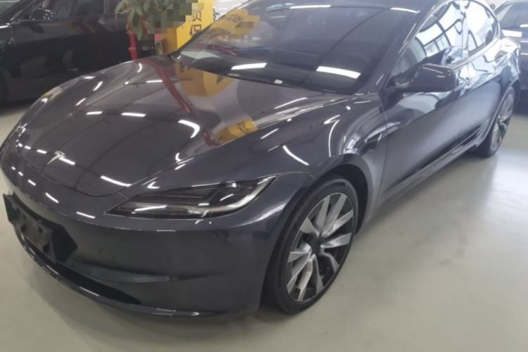 Tesla Model 3 2023 Long-Range All-Wheel-Drive Version