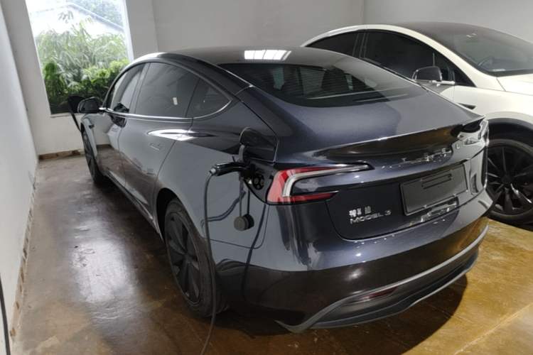 Used Tesla Model 3 2023 Rear-Wheel-Drive Version Rear Left 45 Deg