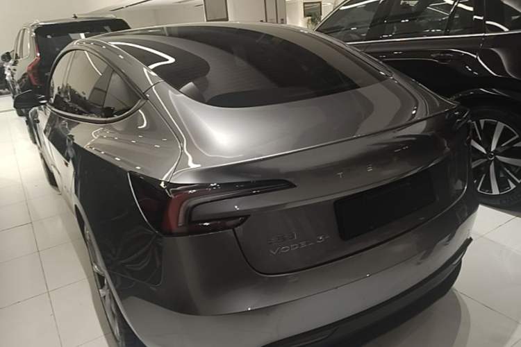 Used Tesla Model 3 2023 Rear-Wheel-Drive Version Rear Left 45 Deg
