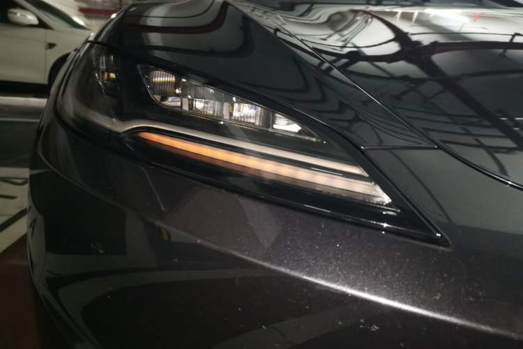 Used Tesla Model 3 2023 Rear-Wheel-Drive Version Right Front Headlight
