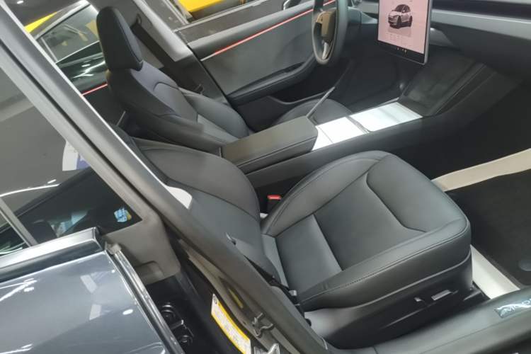 Used Tesla Model 3 2023 Rear-Wheel-Drive Version Right Front Seat