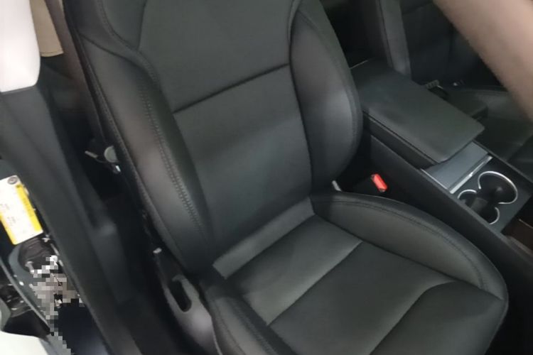 Used Tesla Model 3 2023 Long-Range All-Wheel-Drive Version Right Front Seat