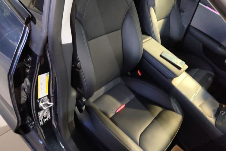 Used Tesla Model 3 2023 Rear-Wheel-Drive Version Right Front Seat