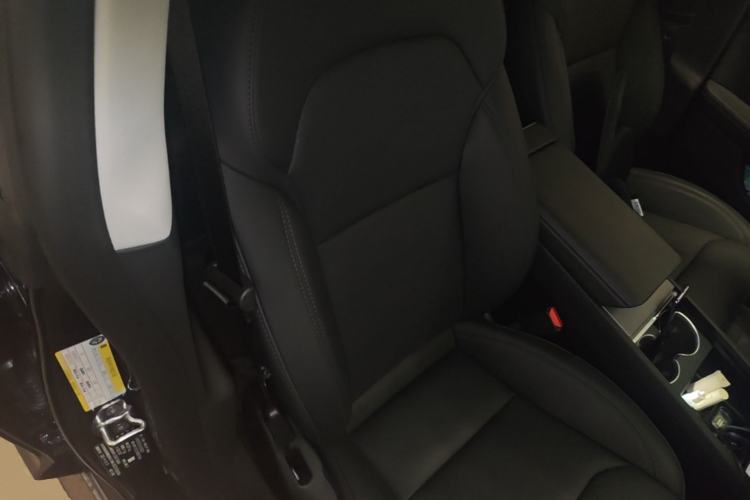Used Tesla Model 3 2023 Long-Range All-Wheel-Drive Version Right Front Seat