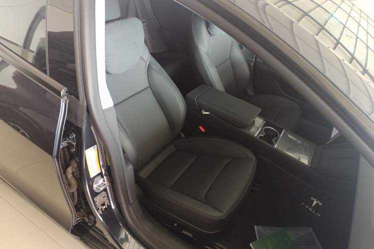 Used Tesla Model 3 2023 Long-Range All-Wheel-Drive Version Right Front Seat