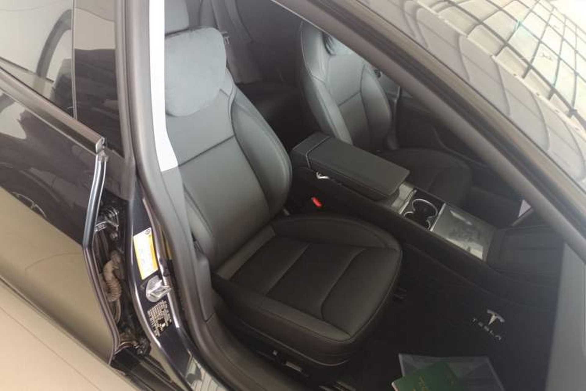 Used Tesla Model 3 2023 Long-Range All-Wheel-Drive Version Right Front Seat