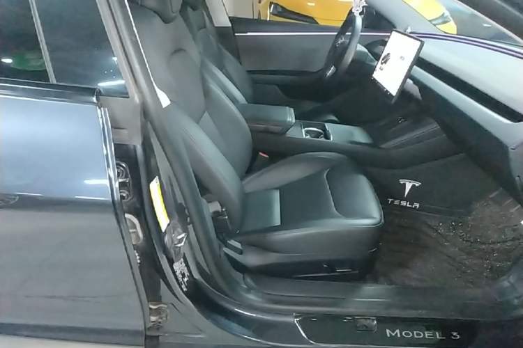 Used Tesla Model 3 2023 Rear-Wheel-Drive Version Right Front Seat
