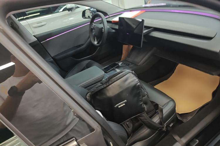 Used Tesla Model 3 2023 Rear-Wheel-Drive Version Right Front Seat