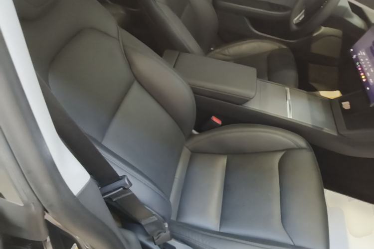 Used Tesla Model 3 2023 Rear-Wheel-Drive Version Right Front Seat