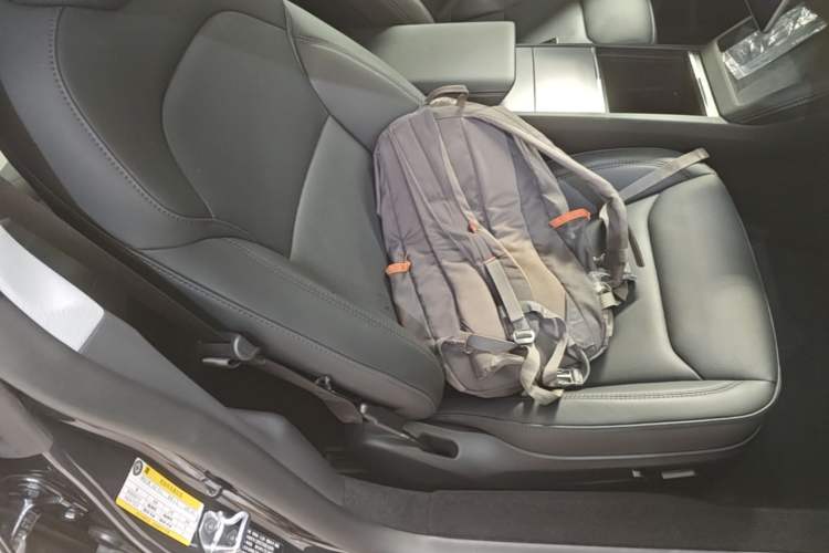 Used Tesla Model 3 2023 Rear-Wheel-Drive Version Right Front Seat