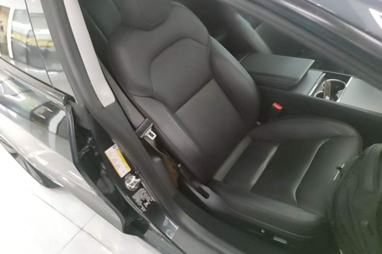 Used Tesla Model 3 2023 Rear-Wheel-Drive Version Right Front Seat