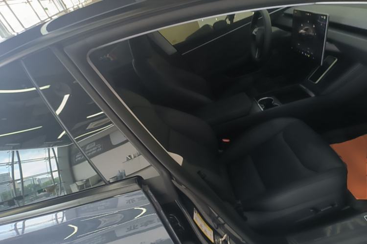 Used Tesla Model 3 2023 Long-Range All-Wheel-Drive Version Right Front Seat