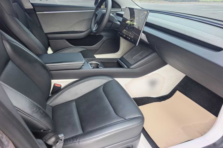 Used Tesla Model 3 2023 Rear-Wheel-Drive Version Right Front Seat