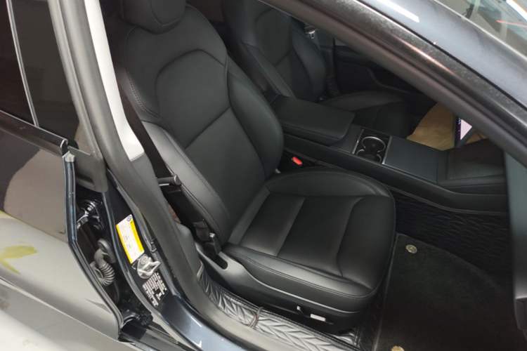 Used Tesla Model 3 2023 Rear-Wheel-Drive Version Right Front Seat