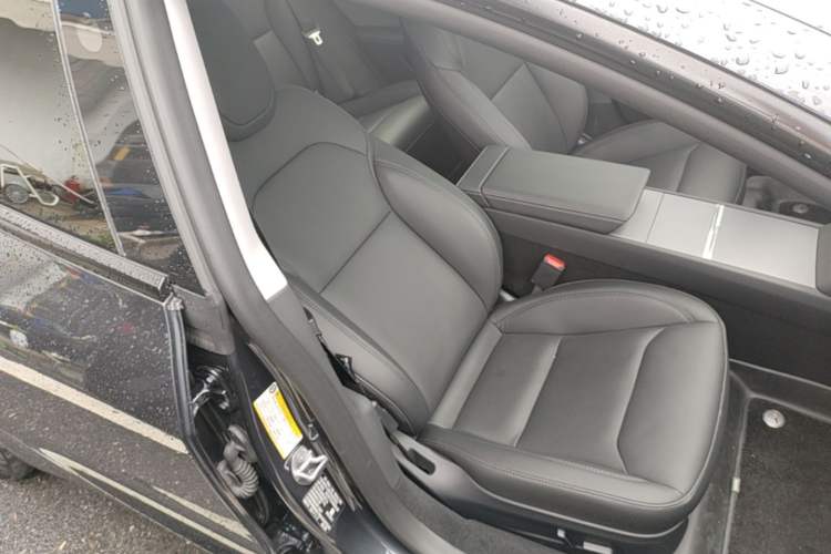 Used Tesla Model 3 2023 Rear-Wheel-Drive Version Right Front Seat