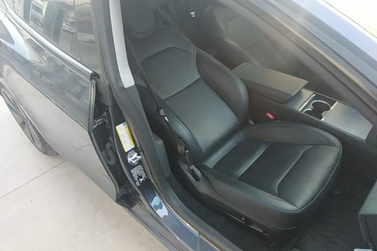 Used Tesla Model 3 2023 Rear-Wheel-Drive Version Right Front Seat