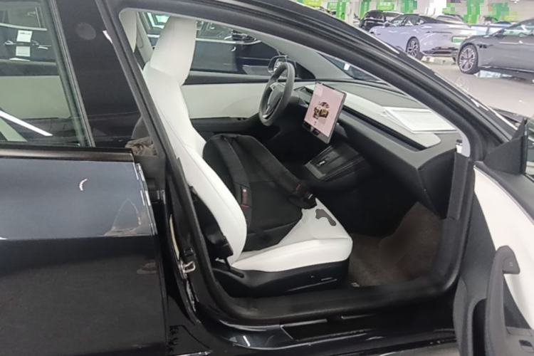 Used Tesla Model 3 2023 Rear-Wheel-Drive Version Right Front Seat