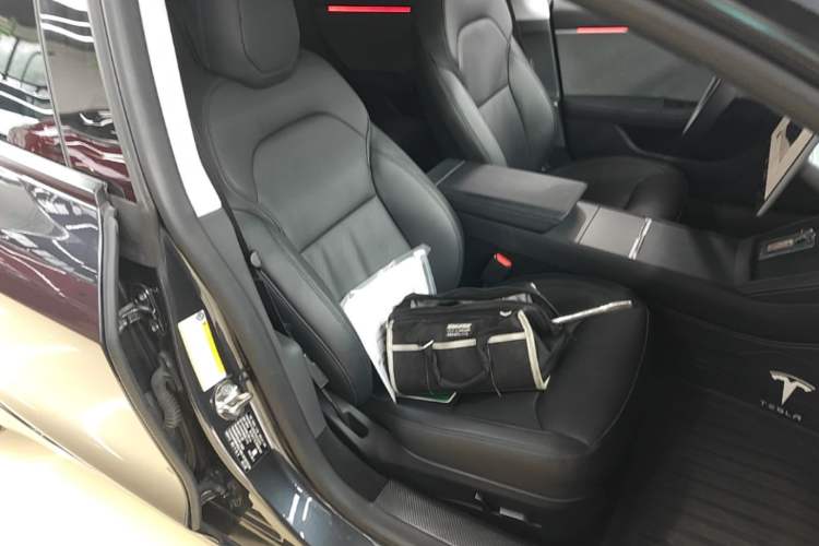 Used Tesla Model 3 2023 Rear-Wheel-Drive Version Right Front Seat