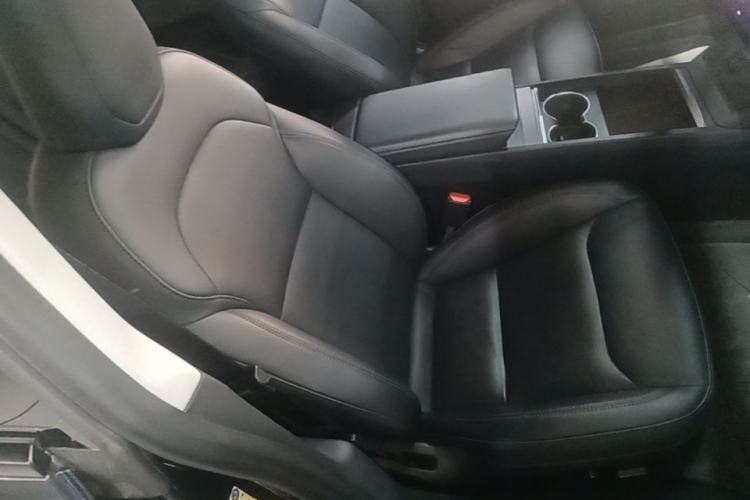 Used Tesla Model 3 2023 Rear-Wheel-Drive Version Right Front Seat