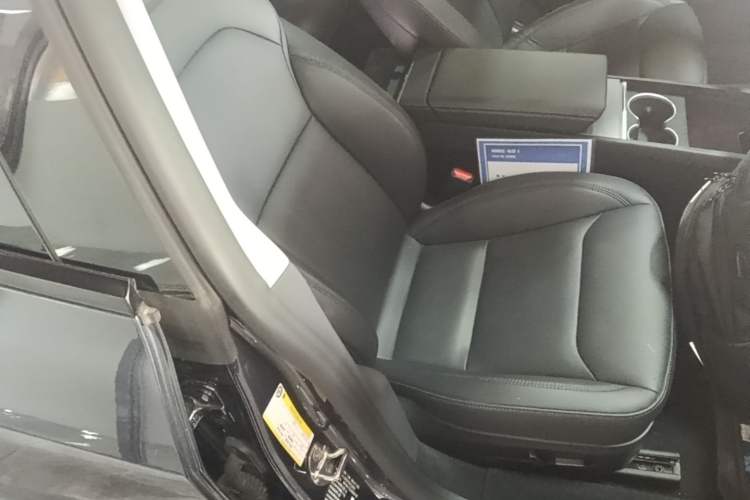 Used Tesla Model 3 2023 Rear-Wheel-Drive Version Right Front Seat