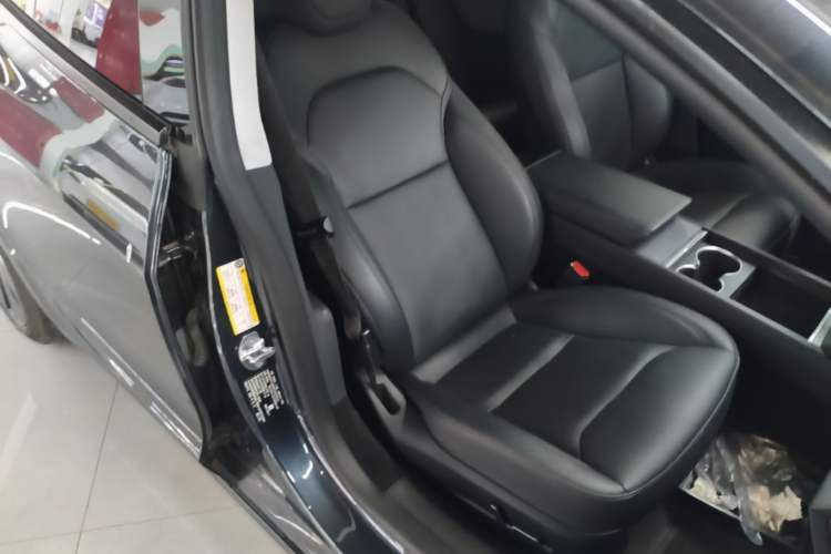 Used Tesla Model 3 2023 Rear-Wheel-Drive Version Right Front Seat