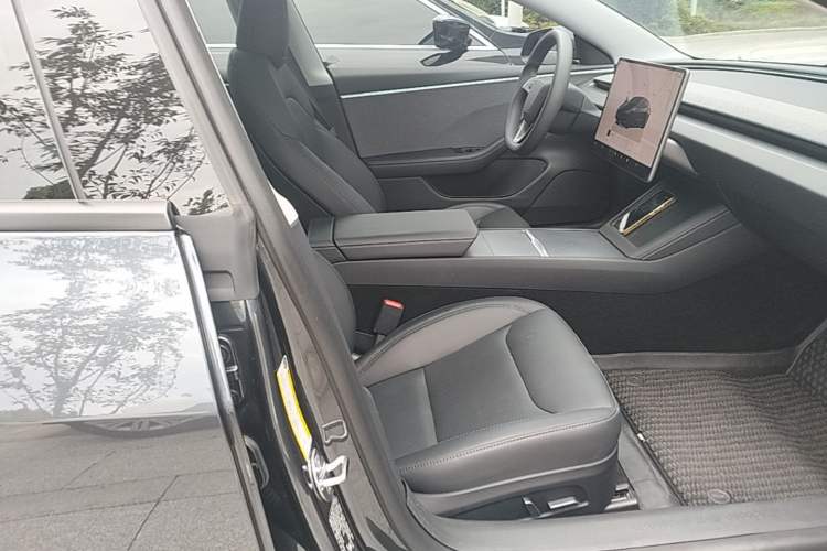 Used Tesla Model 3 2023 Rear-Wheel-Drive Version Right Front Seat