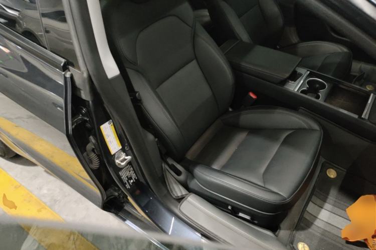 Used Tesla Model 3 2023 Rear-Wheel-Drive Version Right Front Seat
