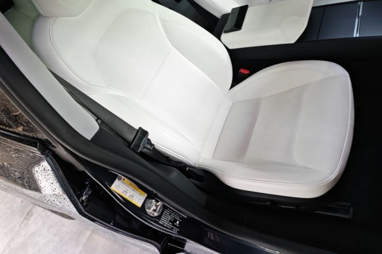 Used Tesla Model 3 2023 Rear-Wheel-Drive Version Right Front Seat