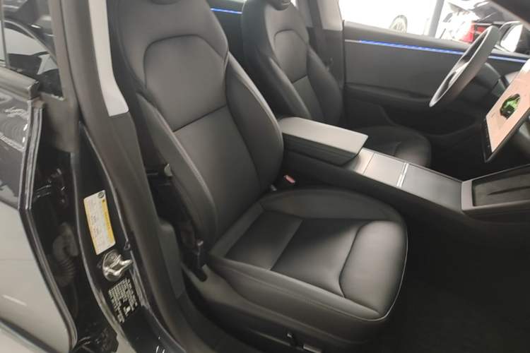 Used Tesla Model 3 2023 Rear-Wheel-Drive Version Right Front Seat