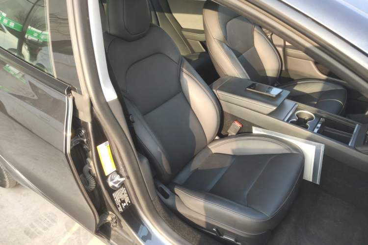 Used Tesla Model 3 2023 Rear-Wheel-Drive Version Right Front Seat