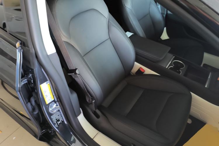 Used Tesla Model 3 2023 Rear-Wheel-Drive Version Right Front Seat