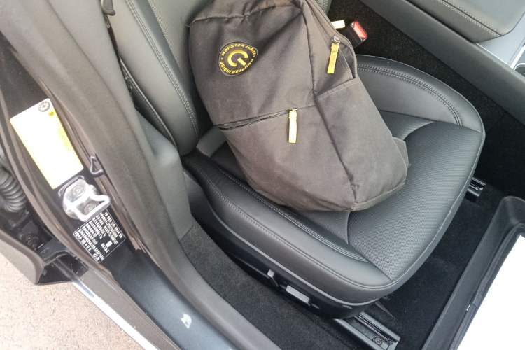 Used Tesla Model 3 2023 Rear-Wheel-Drive Version Right Front Seat