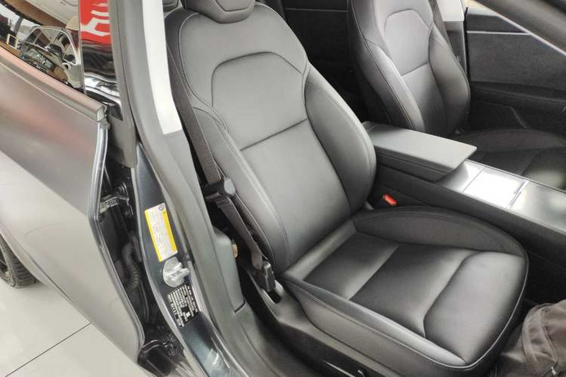 Used Tesla Model 3 2023 Long-Range All-Wheel-Drive Version Right Front Seat
