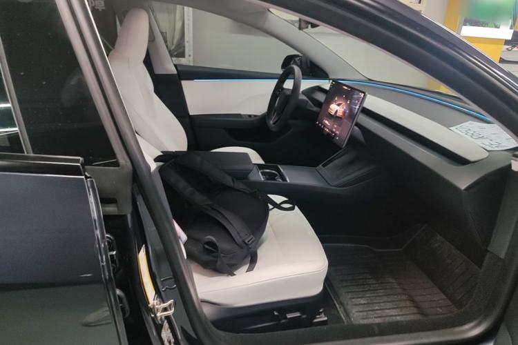 Used Tesla Model 3 2023 Rear-Wheel-Drive Version Right Front Seat