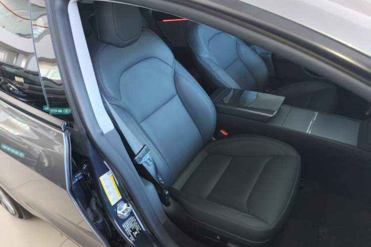 Used Tesla Model 3 2023 Rear-Wheel-Drive Version Right Front Seat