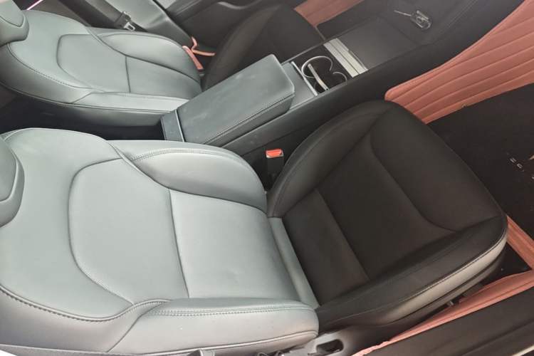 Used Tesla Model 3 2023 Rear-Wheel-Drive Version Right Front Seat