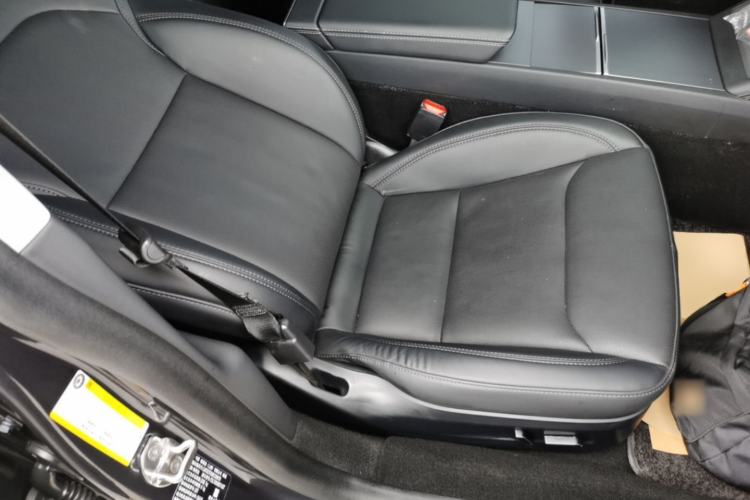 Used Tesla Model 3 2023 Rear-Wheel-Drive Version Right Front Seat