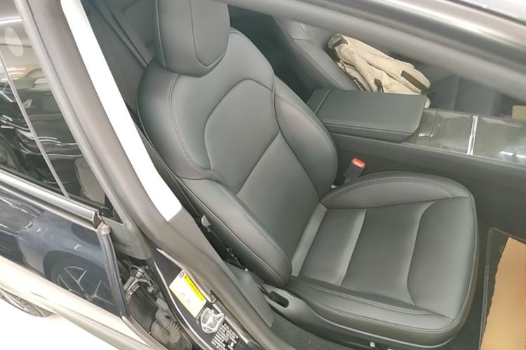 Used Tesla Model 3 2023 Rear-Wheel-Drive Version Right Front Seat