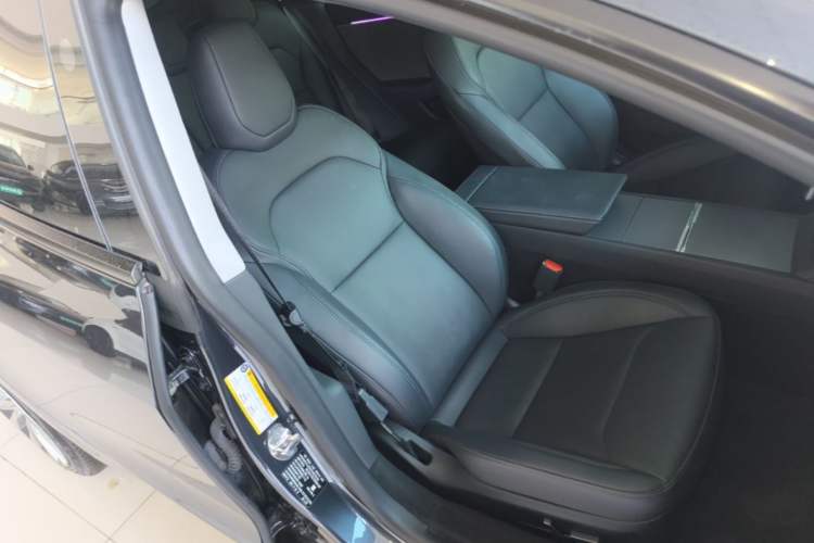 Used Tesla Model 3 2023 Rear-Wheel-Drive Version Right Front Seat