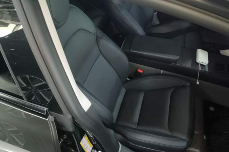 Used Tesla Model 3 2023 Rear-Wheel-Drive Version Right Front Seat