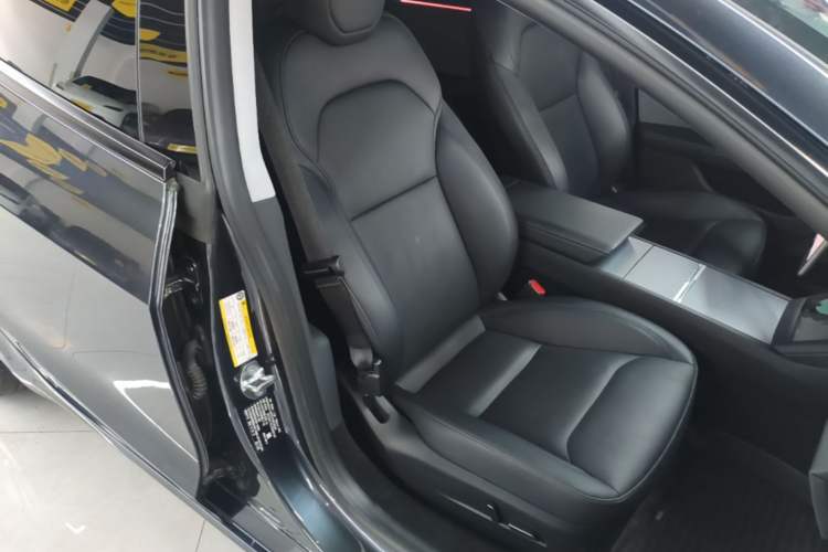 Used Tesla Model 3 2023 Rear-Wheel-Drive Version Right Front Seat