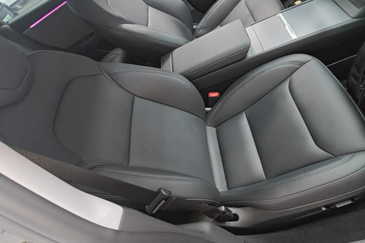 Used Tesla Model 3 2023 Rear-Wheel-Drive Version Right Front Seat