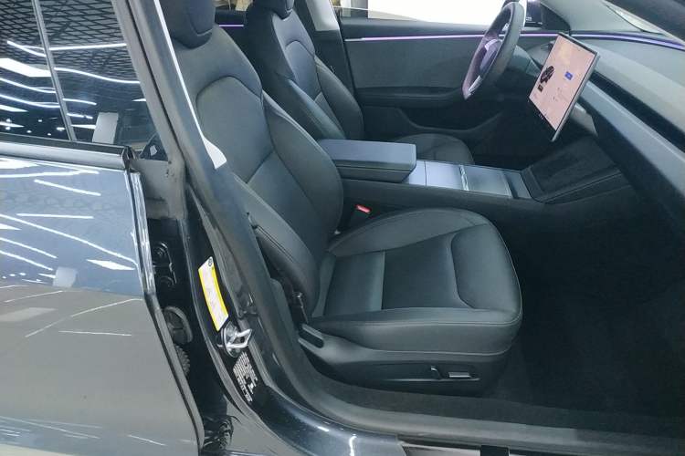 Used Tesla Model 3 2023 Rear-Wheel-Drive Version Right Front Seat