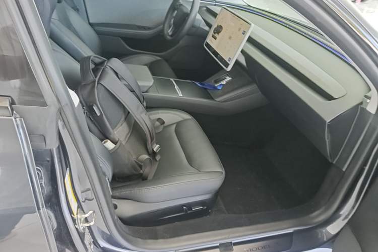 Used Tesla Model 3 2023 Rear-Wheel-Drive Version Right Front Seat