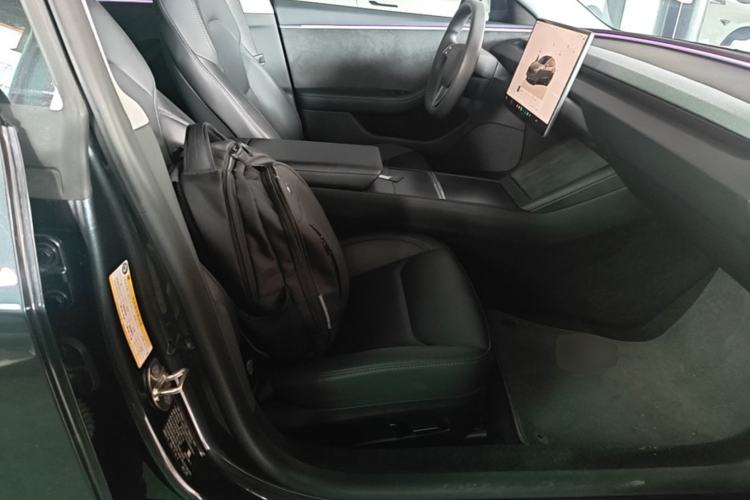 Used Tesla Model 3 2023 Long-Range All-Wheel-Drive Version Right Front Seat