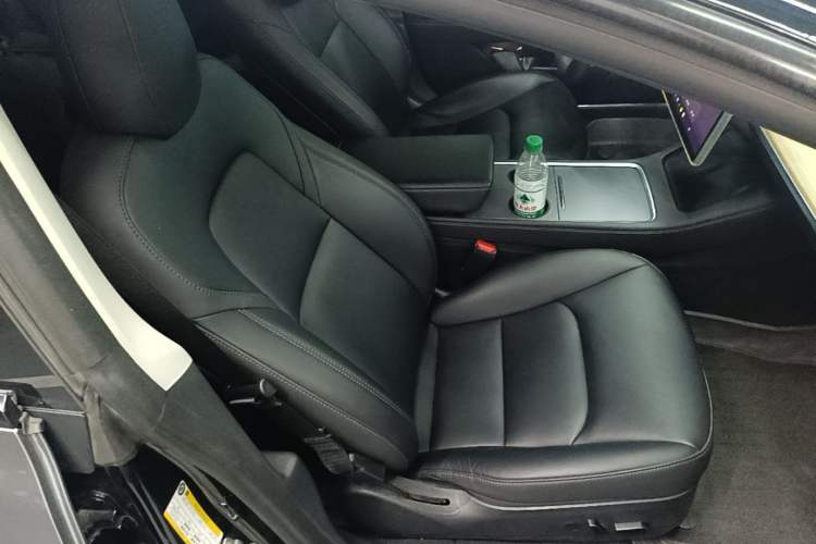 Used Tesla Model 3 2023 Rear-Wheel-Drive Version Right Front Seat