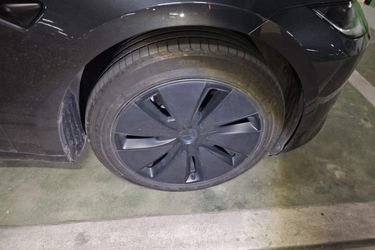 Used Tesla Model 3 2023 Rear-Wheel-Drive Version Right Front Wheel Hub