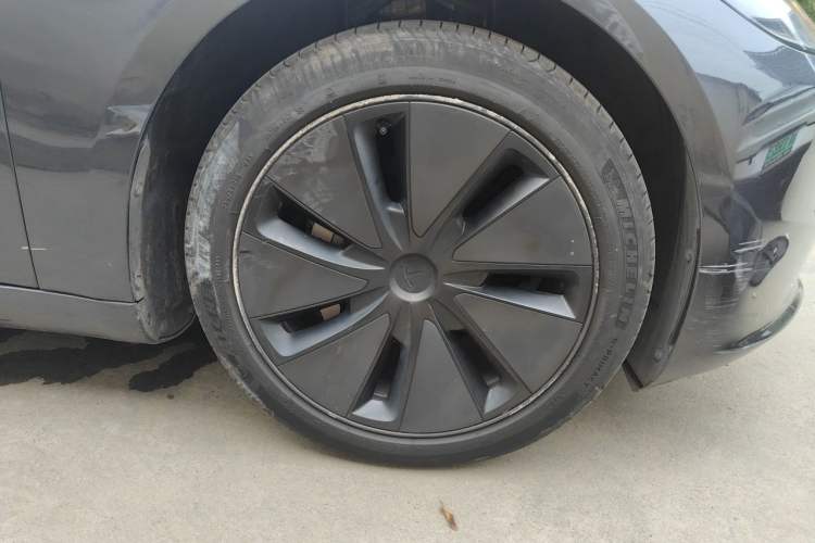 Used Tesla Model 3 2023 Rear-Wheel-Drive Version Right Front Wheel Hub