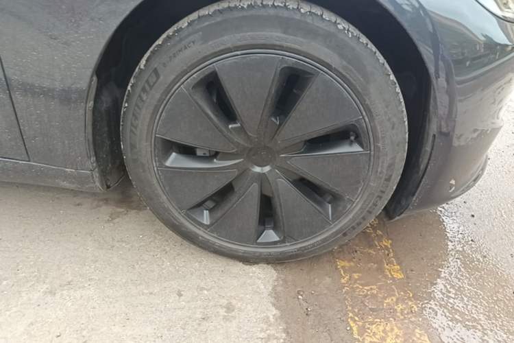 Used Tesla Model 3 2023 Rear-Wheel-Drive Version Right Front Wheel Hub