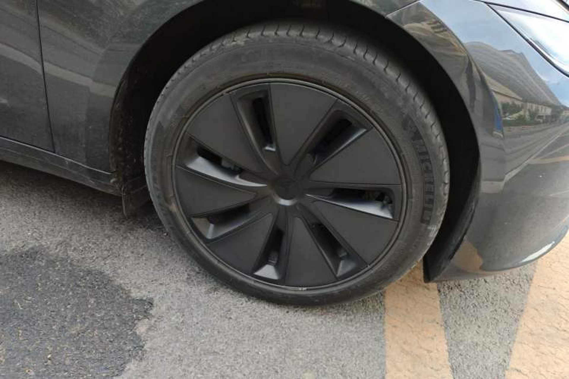 Used Tesla Model 3 2023 Rear-Wheel-Drive Version Right Front Wheel Hub